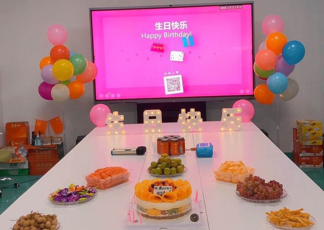 رعاية إنسانية للاحتفال بعيد ميلاد موظفي Pogo Pin