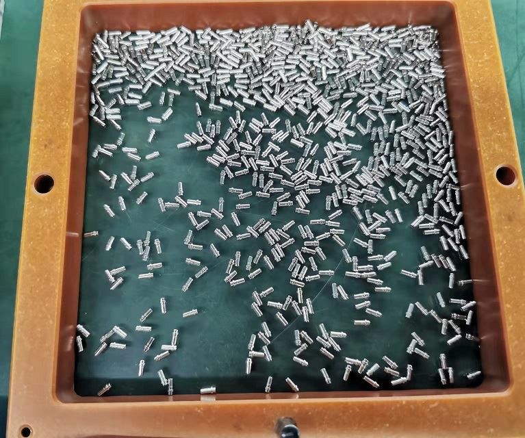 تقنية طلاء كهربائي رائعة مطلية بالروديوم